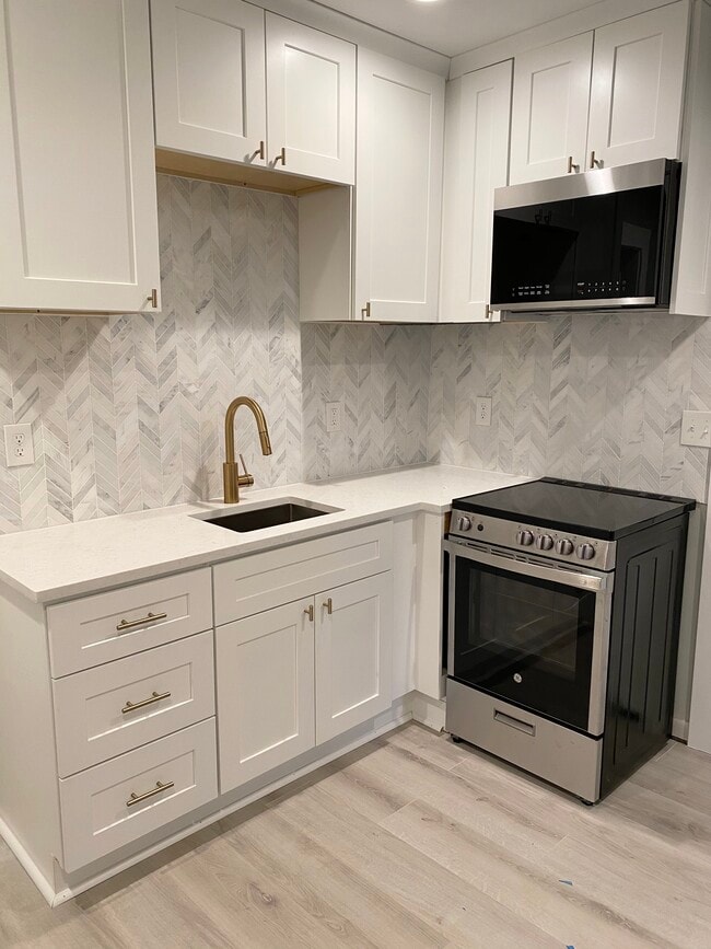 Photo - 512 Elsmere St