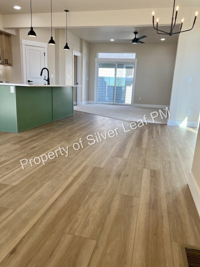 340 Mayfield Spgs