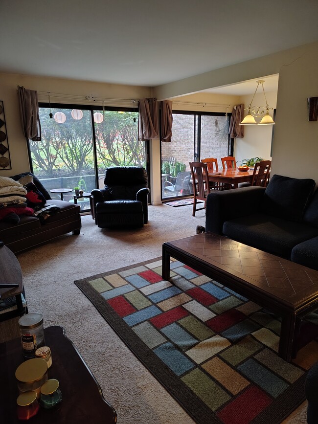 Building Photo - 2132 Pauline Blvd Unit 106