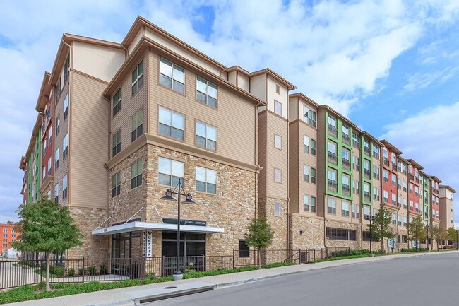 Building Photo - 1414 Belleview-#1414 Unit #1414