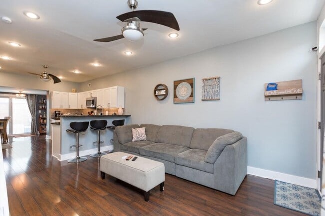 Photo - 2658 Edgemont St