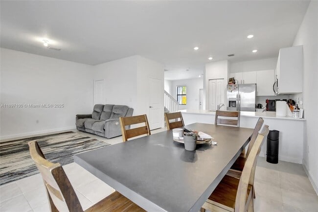 Photo - 20492 NW 4th Ave