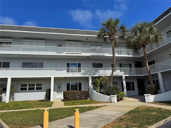 Building Photo - 2001 World Pkwy Blvd Unit 7