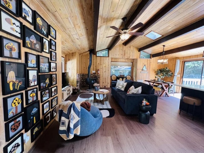 Building Photo - 521 Ellwood Dr Rental