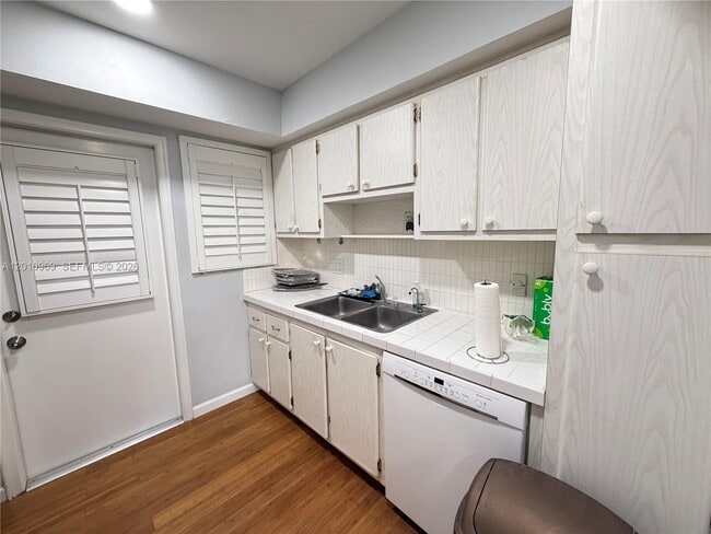 Photo - 2461 SW 82nd Ave Unit 103