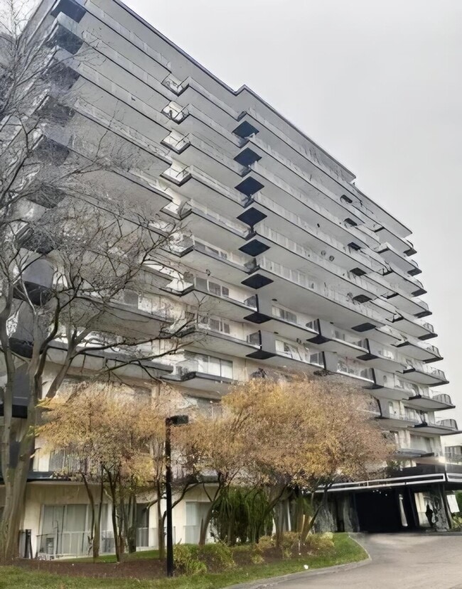 Building Photo - 15801 Providence Dr Unit 8F Rental