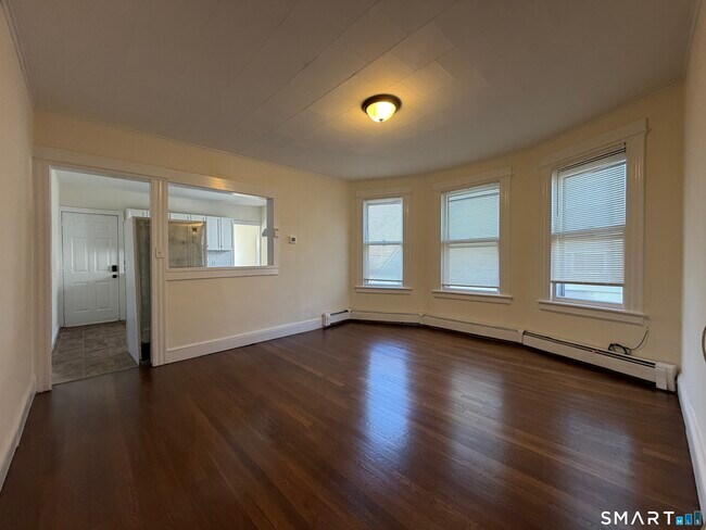 Photo - 37-41-41 Jackson Ave Unidad 3