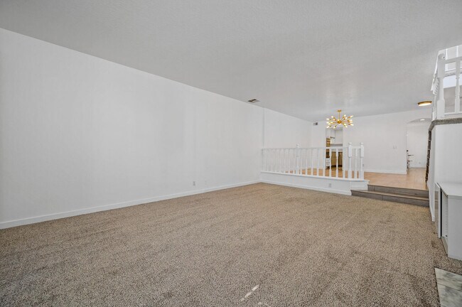 Photo - 620 Holbrook Ct