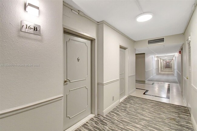 Photo - 336 N Birch Rd Unit 16B