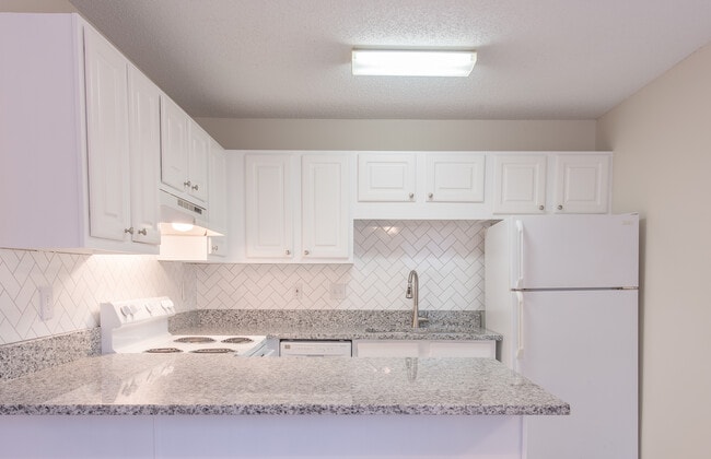 LaSalle Pointe Apartments