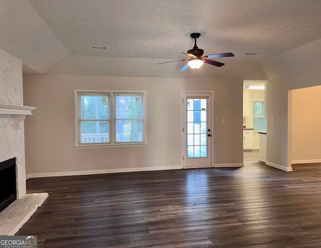 Photo - 1052 Terance Ave