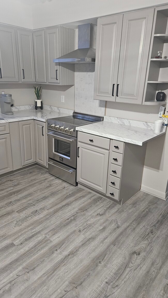 Photo - 5031 Willoughby Rd