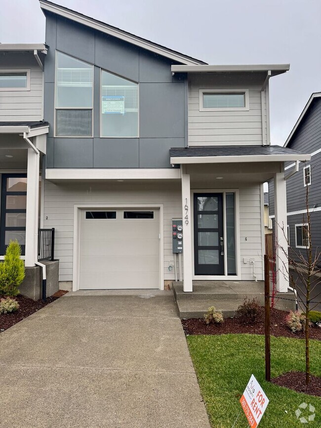 Building Photo - Brand New! 3 Bedroom / 2 Bath Townhome wit...