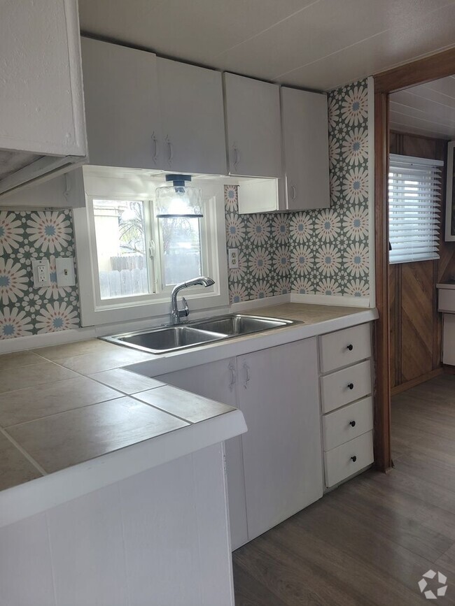 Building Photo - one bedroom with office Rental