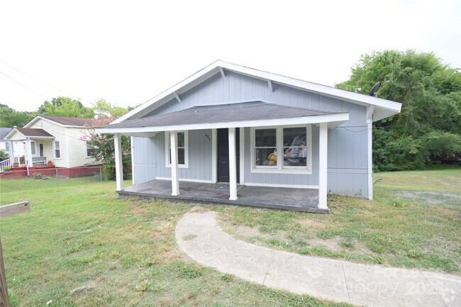 Building Photo - 665 Central Dr NW Rental