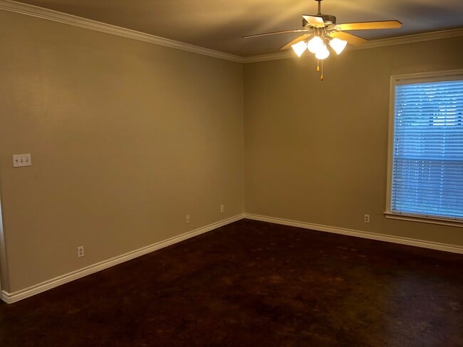 504 W N Loop Blvd Unit A