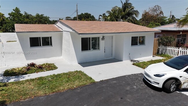 Building Photo - 6515 SW 20th Ct