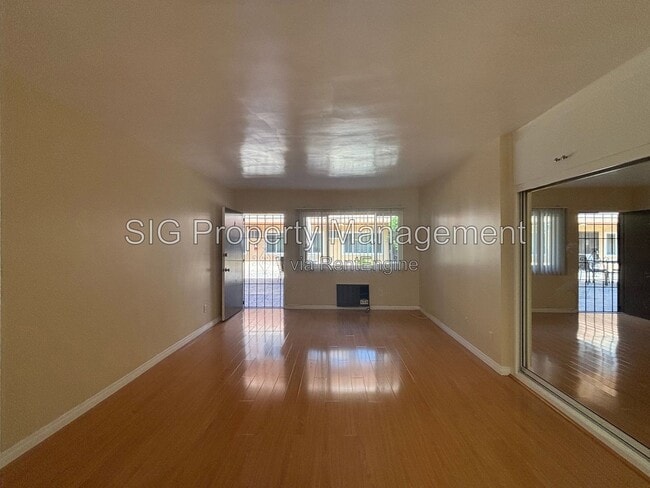 Photo - Windsor, 526