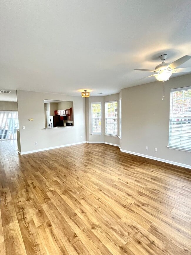 Photo - Newly Renovated 3 Bed, 2.5 bathroom Townhome