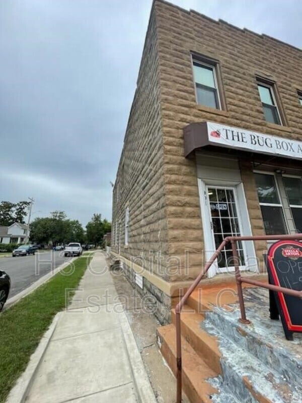 Photo - 901 Niedringhaus Ave
