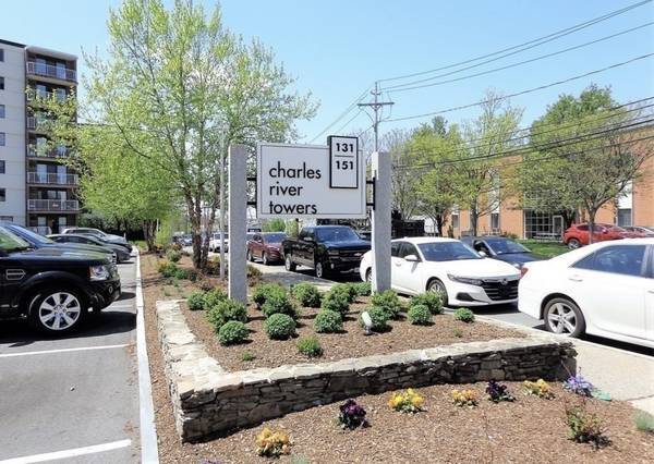 Building Photo - 131 Coolidge Ave Unit 112