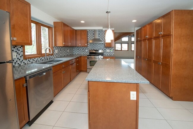 Photo - DeLong Lake Condo