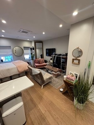 Photo - 267 Newbury St Unidad #3