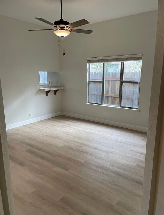 Photo - 4264 Chinquapin Way