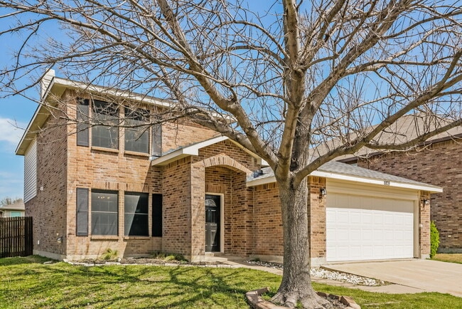 Photo - 1929 Foxfield Way