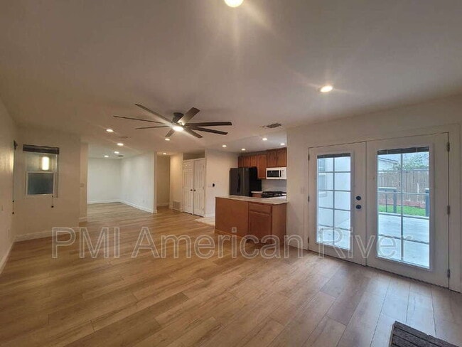 Photo - 4475 Silverton Way