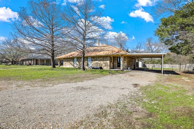 Building Photo - 223 E Pritchard Ln Unit #225