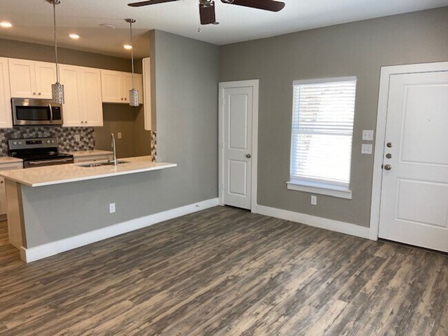 Photo - 8004-8006 Doreen Avenue Unit 8006