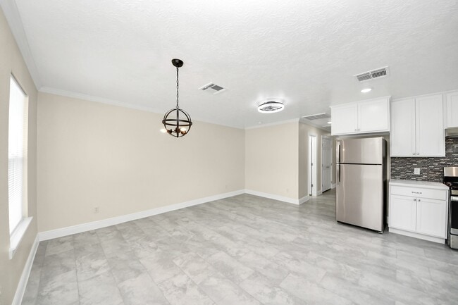 Photo - 7066 Villa Dr