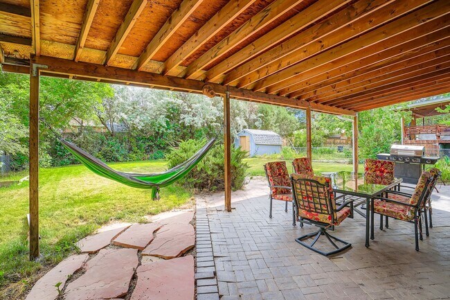 Photo - Piano & Pines 3 BDR Retreat