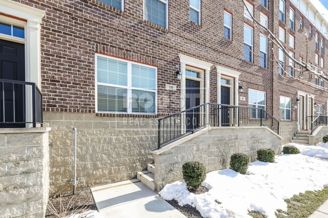 Building Photo - 2 Bed 1.5 Bathroom Condo Available in Springfield