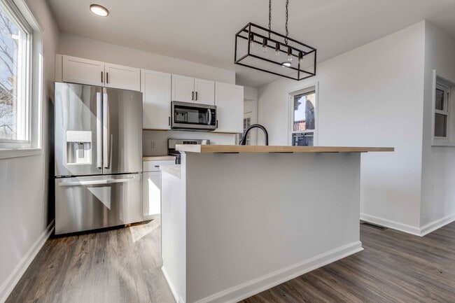 Photo - 328 Sweetbriar St