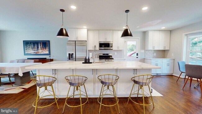 Photo - 4707 Holborn Ave