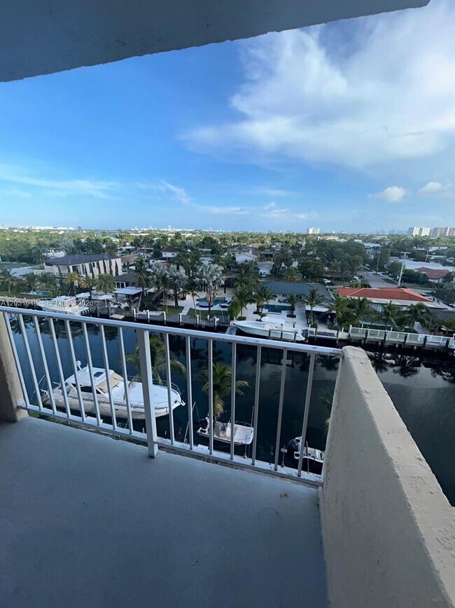 Photo - 2350 NE 135th St Unit 706