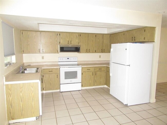 Photo - 23023 Foote Ave