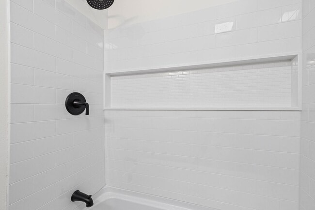 Photo - 1860 Calmes St