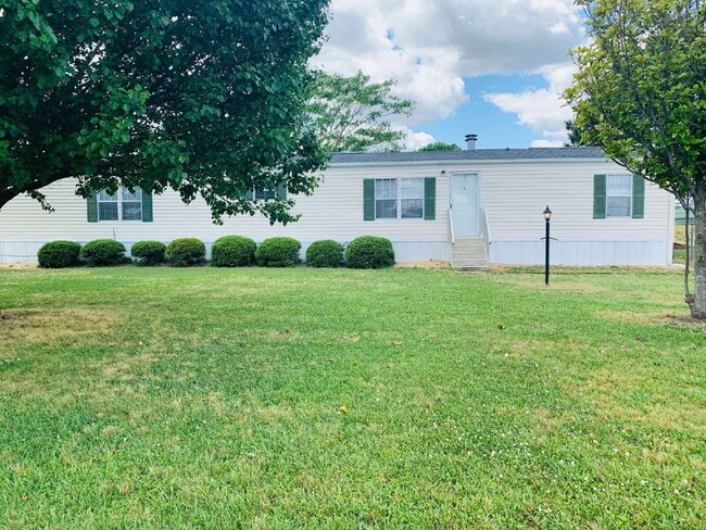Photo - 2 Bedroom, 2 bathroom Singlewide in Mount Olive with Lawn Care included!!