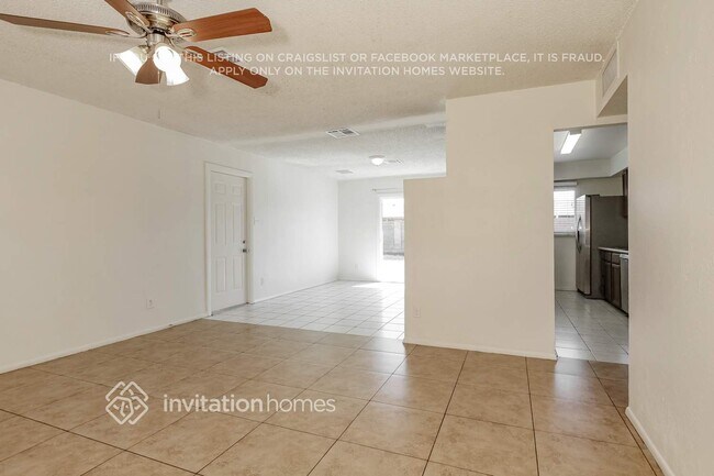 3007 N 79th Dr