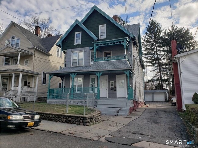 Building Photo - 29 Silver St Unit 2