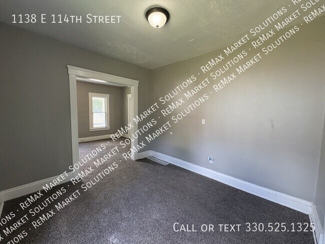 Photo - 1138 E 114th St