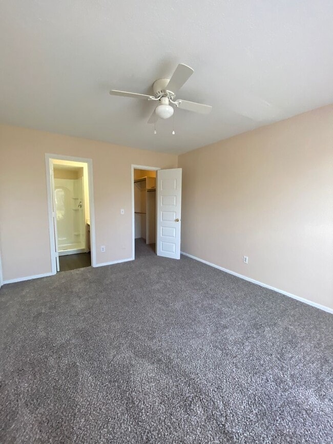 Photo - 1400 W Lansing St