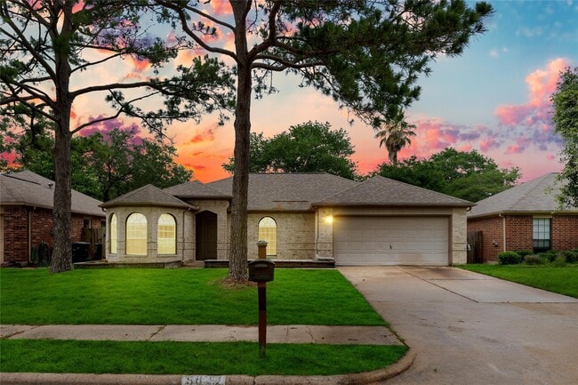 Building Photo - 5622 Village Park Dr