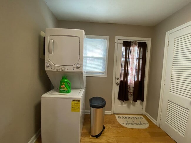 Photo - 610 Woodfin Rd