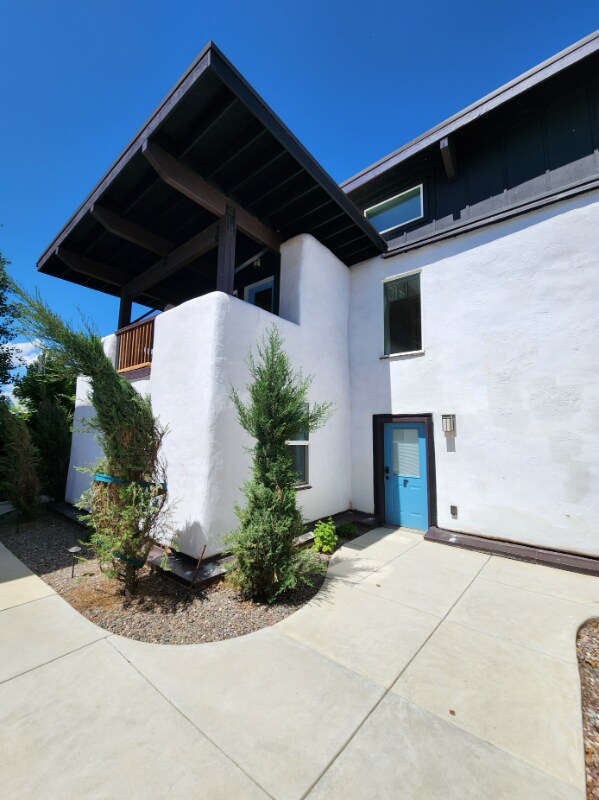 Photo - 1106 Larch St Unit F