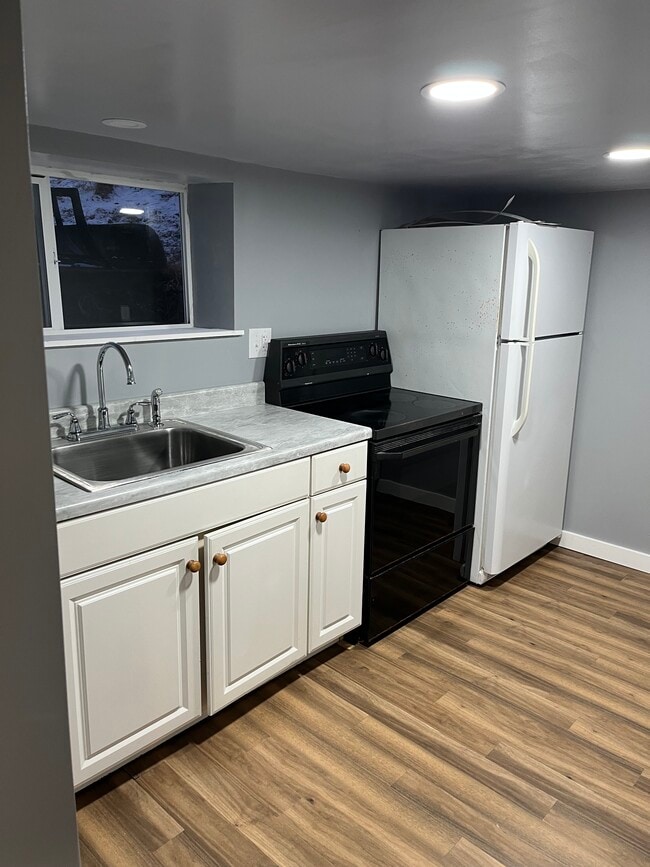 Kitchen - 10 Bresock Ln Unit #4 Basement