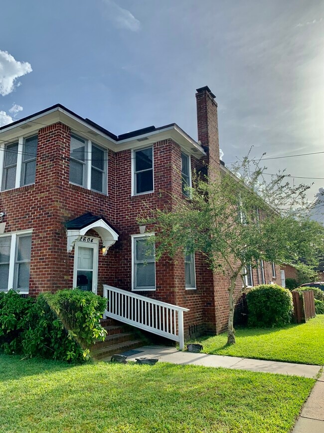 Building Photo - 2604 Dellwood Ave Unit 2604 Dellwood